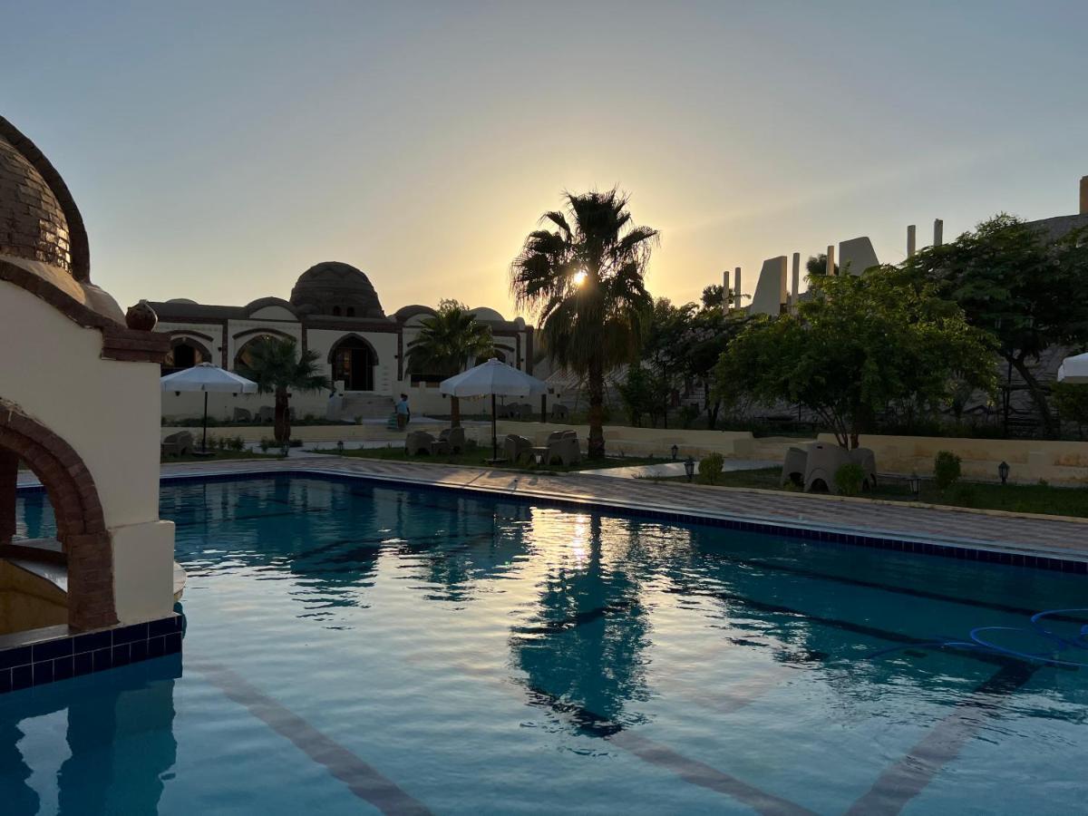 Elphardous Oasis Hotel ลักซอร์ ภายนอก รูปภาพ