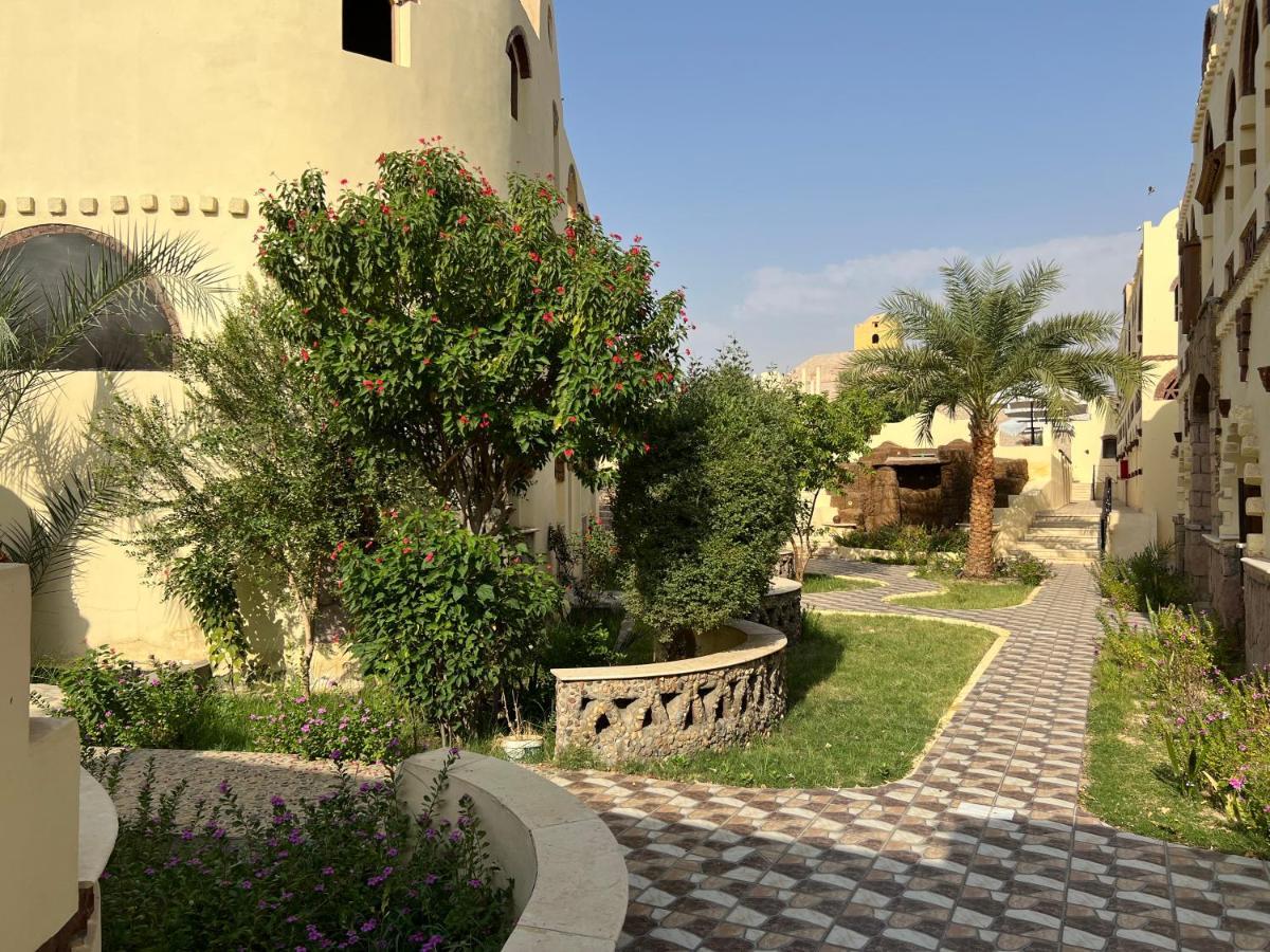 Elphardous Oasis Hotel ลักซอร์ ภายนอก รูปภาพ
