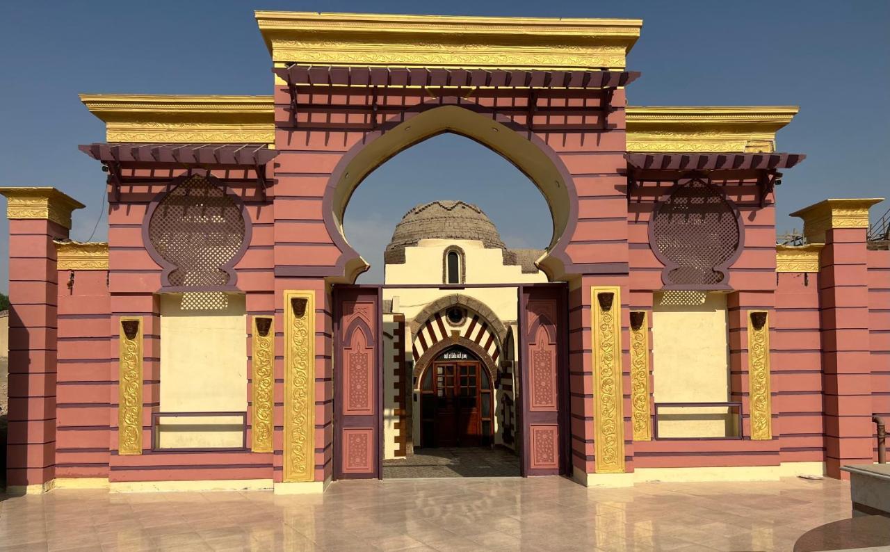 Elphardous Oasis Hotel ลักซอร์ ภายนอก รูปภาพ